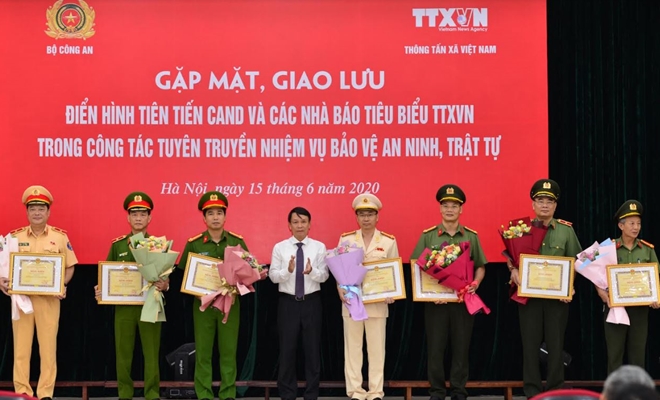 Bộ Công an và Thông tấn xã Việt Nam vinh danh 72 điển hình Công an, Nhà báo tiêu biểu - Ảnh minh hoạ 4