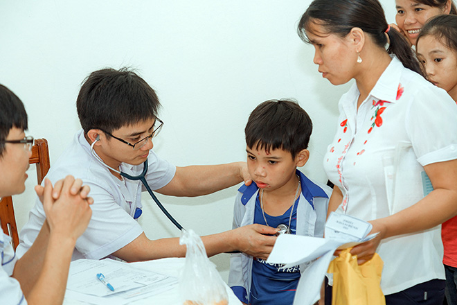 Khám sàng lọc bệnh tim miễn phí cho trẻ em tại Hà Giang