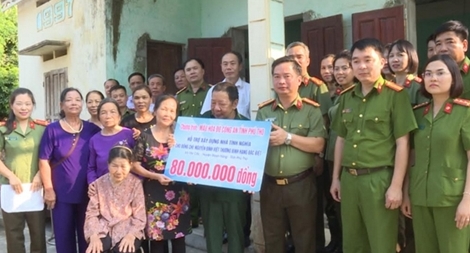 Công an tỉnh Phú Thọ hỗ trợ kinh phí xây dựng nhà tình nghĩa cho thương binh