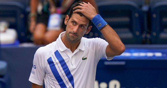 Novak Djokovic chia tay US Open 2020 cùng bê bối