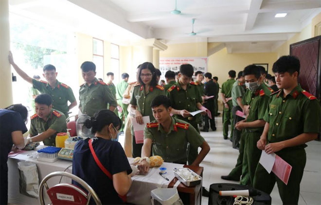 200 đoàn viên Công an tỉnh Vĩnh Phúc tham gia hiến máu