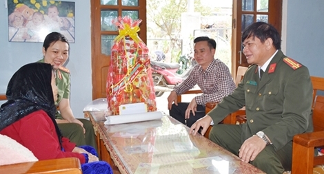 Thăm hỏi mẹ Việt Nam anh hùng tại Quảng Nam