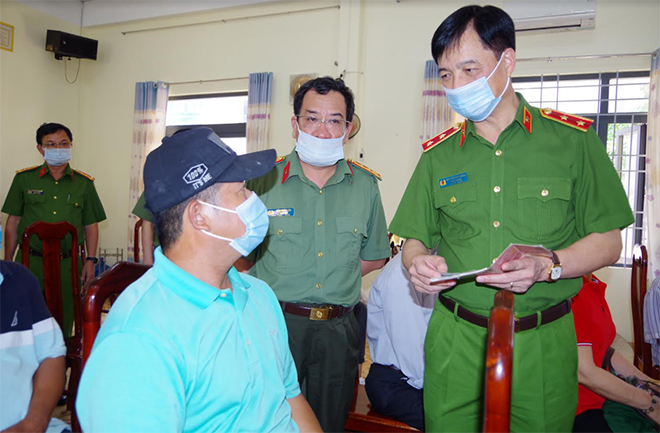 Thứ trưởng Nguyễn Duy Ngọc kiểm tra công tác cấp thẻ CCCD