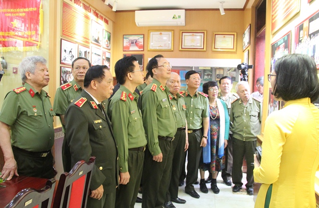Khánh thành trụ sở và phòng trưng bày truyền thống lực lượng Công an chi viện chiến trường miền Nam - Ảnh minh hoạ 3