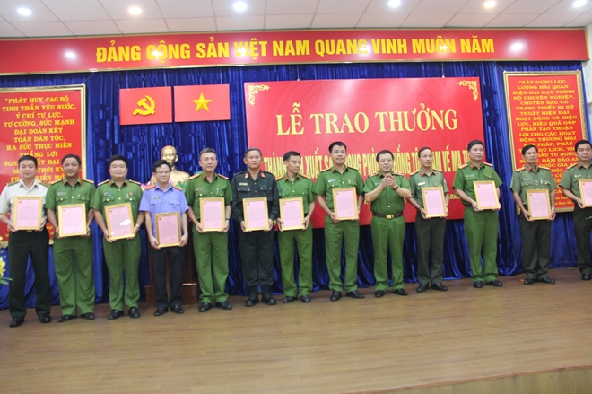 Khen thưởng các đơn vị phá đường dây ma túy hơn 500kg ở TP Hồ Chí Minh - Ảnh minh hoạ 3
