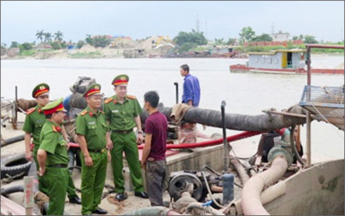 Kiên quyết, đấu tranh xử lý vi phạm pháp luật trong lĩnh vực khai thác cát, sỏi - Ảnh minh hoạ 3