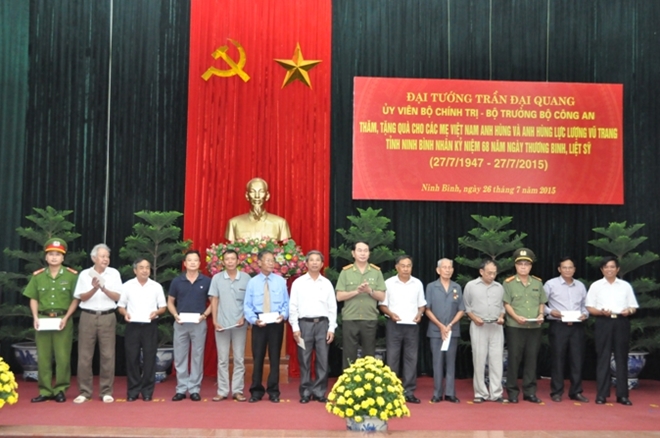 Chủ tịch nước Trần Đại Quang và những chuyến thị sát về Công an Ninh Bình - Ảnh minh hoạ 7