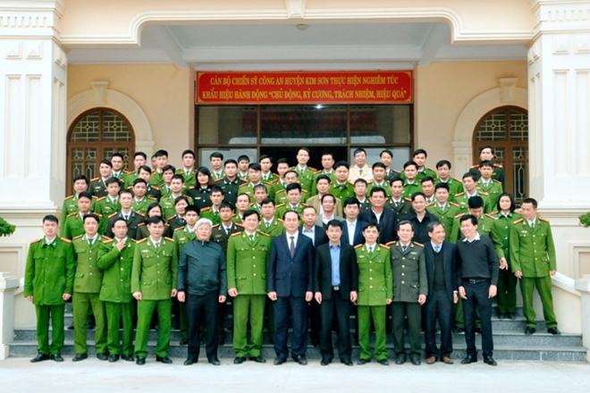 Chủ tịch nước Trần Đại Quang và những chuyến thị sát về Công an Ninh Bình - Ảnh minh hoạ 9
