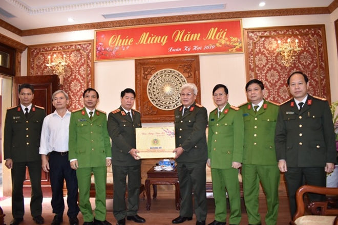 Thứ trưởng Bùi Văn Nam kiểm tra công tác đảm bảo an ninh trật tự tại  Công an tỉnh Ninh Bình - Ảnh minh hoạ 2