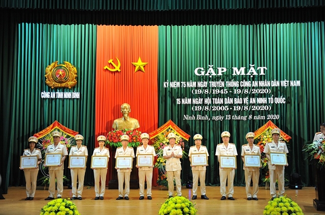 Công an Ninh Bình  gặp mặt kỷ niệm 75 năm Ngày truyền thống CAND - Ảnh minh hoạ 3