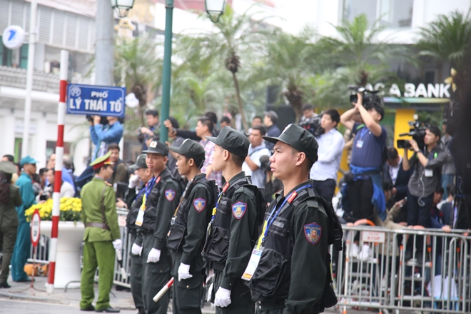 Phóng viên nước ngoài ấn tượng với Công an Việt Nam