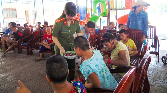 Trường T52 hoạt động từ thiện xã hội tại Làng hòa bình Quảng Nam - Ảnh minh hoạ 10