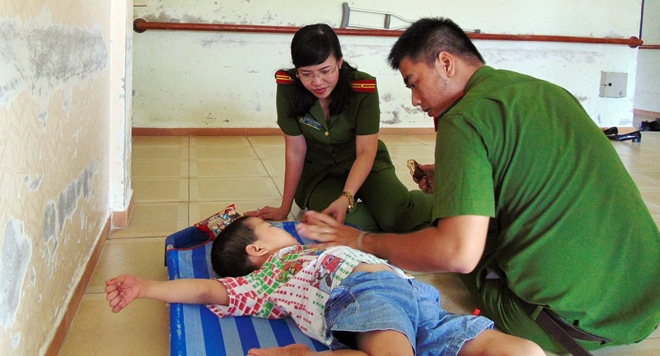 Trường T52 hoạt động từ thiện xã hội tại Làng hòa bình Quảng Nam - Ảnh minh hoạ 8