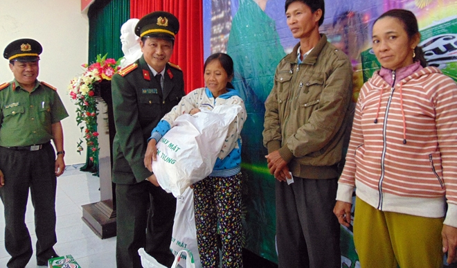 Báo Công an nhân dân đem Tết đến với bà con Quảng Nam - Ảnh minh hoạ 3