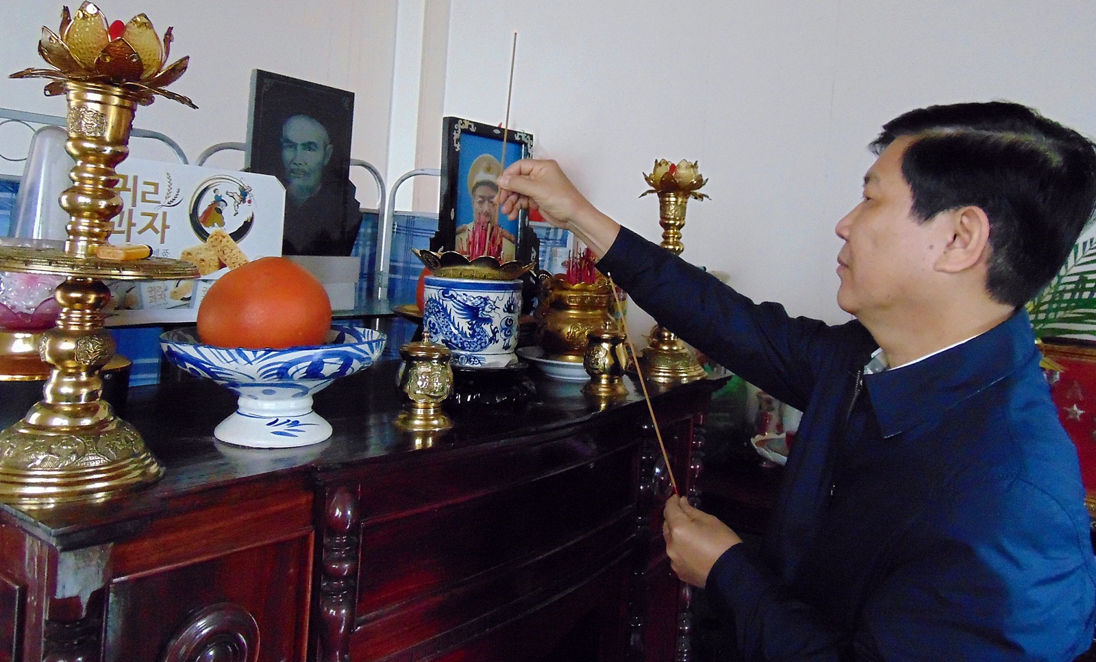 Thứ trưởng Nguyễn Văn Sơn chúc Tết các gia đình nguyên cán bộ Công an cao cấp