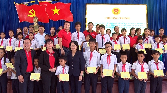Phó Chủ tịch nước Đặng Thị Ngọc Thịnh thăm, tặng quà gia đình chính sách tại Quảng Nam - Ảnh minh hoạ 3