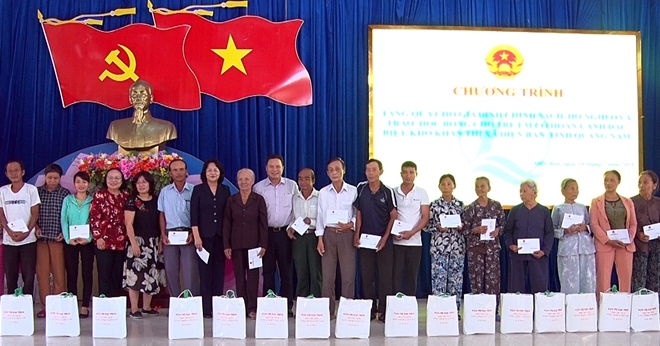 Phó Chủ tịch nước Đặng Thị Ngọc Thịnh thăm, tặng quà gia đình chính sách tại Quảng Nam - Ảnh minh hoạ 4