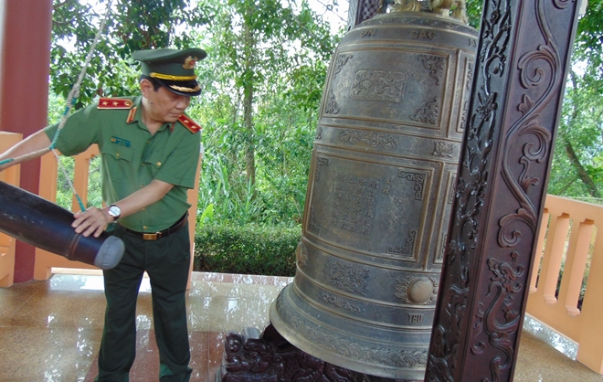 Thứ trưởng Nguyễn Văn Sơn dâng hương tri ân các Anh hùng liệt sĩ tại Quảng Nam - Ảnh minh hoạ 11
