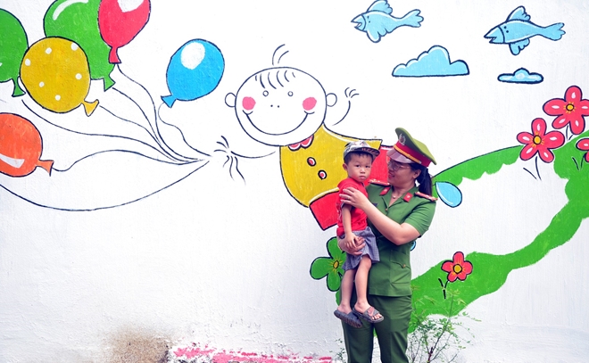 Tuổi trẻ Công an Quảng Nam tổ chức chương trình “Cùng em đến trường” - Ảnh minh hoạ 6