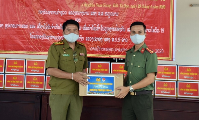 Công an tỉnh Quảng Nam tặng vật tư y tế cho Sở An ninh Sê Kông - Ảnh minh hoạ 3
