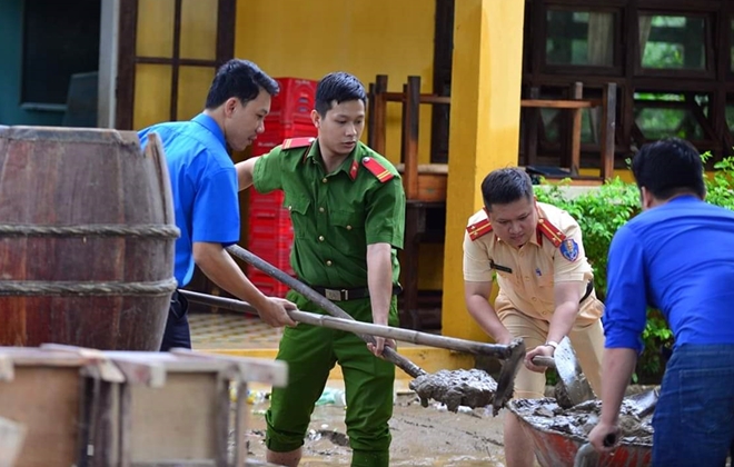 Tuổi trẻ Công an tham gia khắc phục hậu quả mưa lũ - Ảnh minh hoạ 9