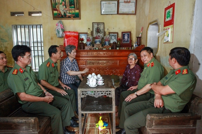 Học viện An ninh nhân dân tri ân các Mẹ Việt Nam anh hùng - Ảnh minh hoạ 4