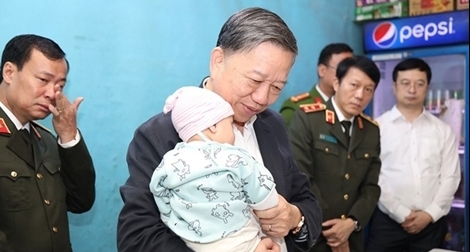 Hà Nội hỗ trợ 3 gia đình chiến sỹ Công an hy sinh tại xã Đồng Tâm