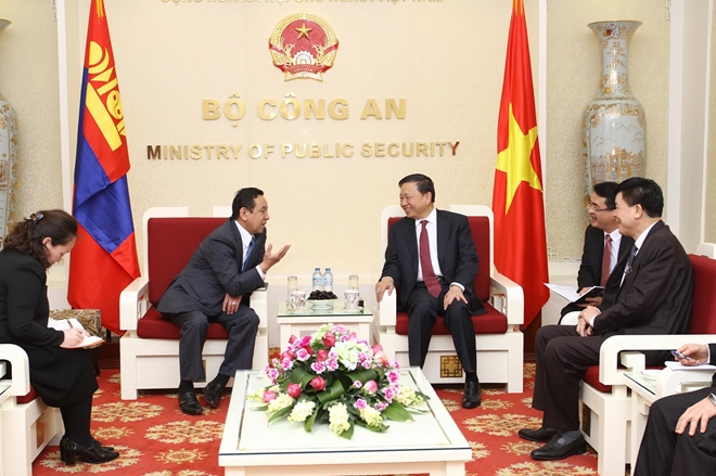 Bộ trưởng Tô Lâm tiếp Đại sứ Mông Cổ