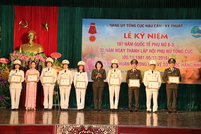 Hội phụ nữ Tổng cục Hậu cần - Kỹ thuật đón nhận Huân chương Bảo vệ Tổ quốc hạng Nhì - Ảnh minh hoạ 3