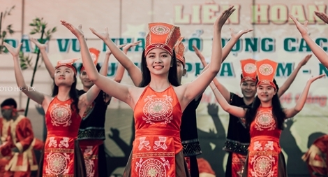 Những hình ảnh đẹp của Liên hoan dân vũ các trường CAND khu vực phía Nam
