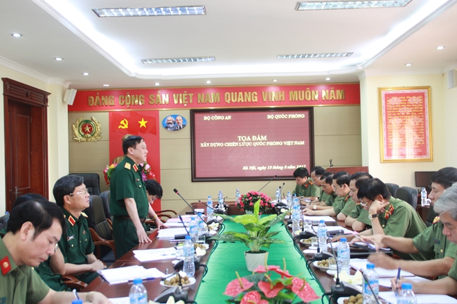 Tọa đàm “Xây dựng Chiến lược Quốc phòng Việt Nam”