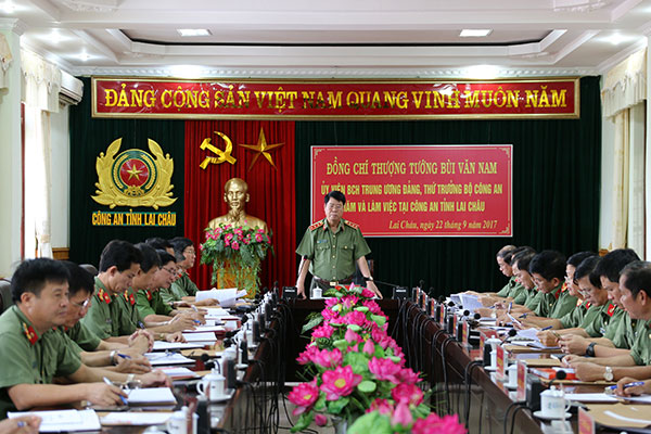 Thứ trưởng Bùi Văn Nam làm việc tại Công an tỉnh Lai Châu