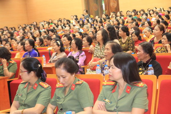Gặp mặt kỷ niệm ngày phụ nữ Việt Nam - Ảnh minh hoạ 2