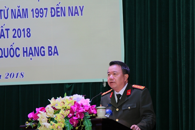 Trao tặng Huân chương bảo vệ Tổ quốc hạng Ba cho nguyên lãnh đạo Công an tỉnh Hà Nam - Ảnh minh hoạ 2