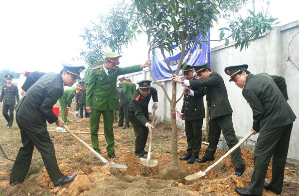Công an tỉnh Hà Tĩnh phát động Tết trồng cây Xuân Mậu Tuất