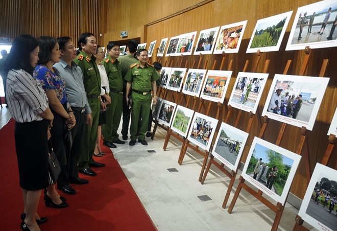 Quảng Ninh triển lãm ảnh 