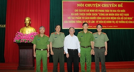 Nói chuyện chuyên đề Chủ tịch Hồ Chí Minh với phong trào thi đua yêu nước