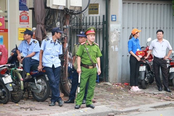 Công an Hà Nội đảm bảo an toàn ngày đầu tiên kỳ thi THPT Quốc gia 2018 - Ảnh minh hoạ 7