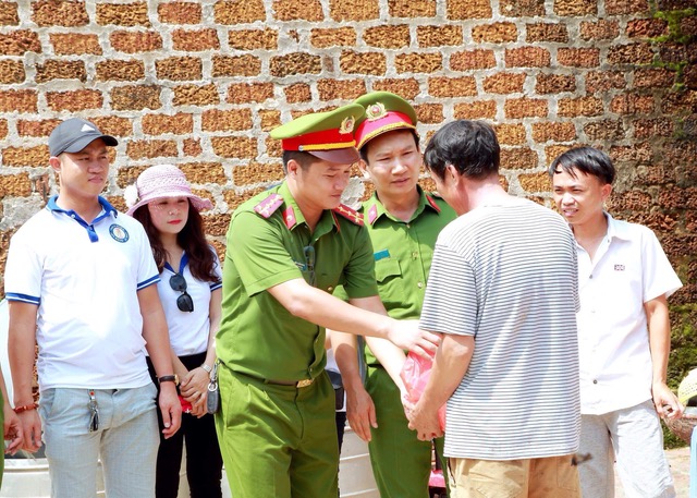 Trường Trung cấp cảnh sát vũ trang giúp người dân Nam Phương Tiến sau lũ - Ảnh minh hoạ 4