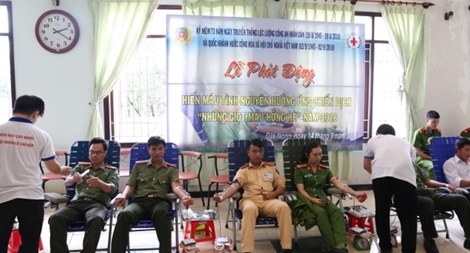 600 cán bộ, chiến sĩ Công an Đắk Nông hiến máu tình nguyện
