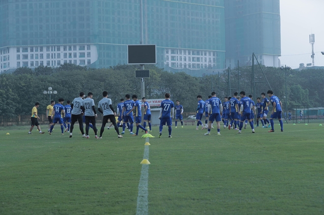 Trong đó CLB Hà Nội và Hoàng Anh Gia Lai vẫn là hai đội đóng góp nhiều nhân sự nhất với 7 người mỗi đội.