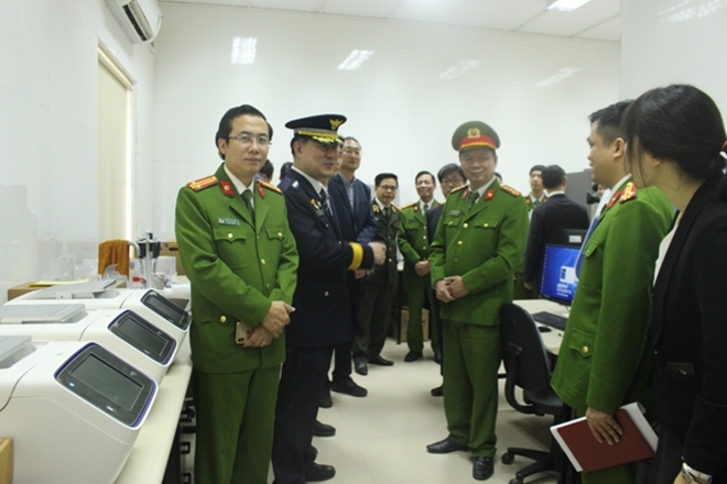 Bàn giao trang thiết bị giám định ADN hiện đại của cơ quan Cảnh sát Hàn Quốc