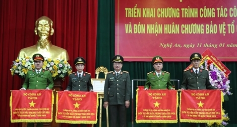 Thứ trưởng Nguyễn Văn Thành dự Hội nghị triển khai Công tác năm 2019 của Công an tỉnh Nghệ An
