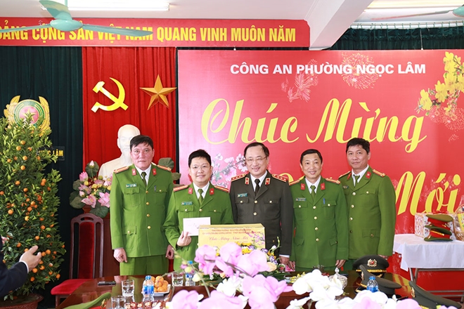 Thứ trưởng Nguyễn Văn Thành kiểm tra công tác ứng trực tại một số đơn vị - Ảnh minh hoạ 4