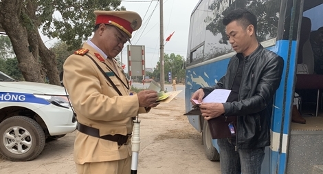 CSGT Bắc Giang ra quân ngăn chặn lái xe có sử dụng ma túy