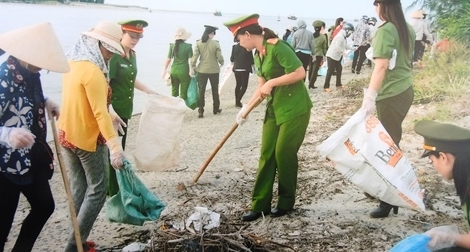 Tuổi trẻ Công an Quảng Trị ba cùng với đồng bào vùng sâu