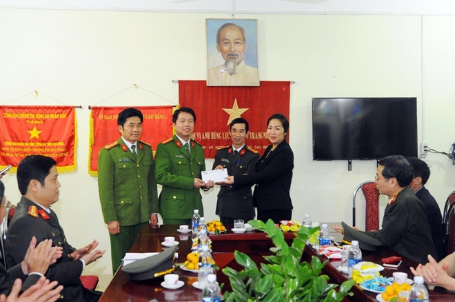 Thứ trưởng Nguyễn Văn Sơn làm việc với Đồn Biên phòng ở Cao Bằng - Ảnh minh hoạ 11