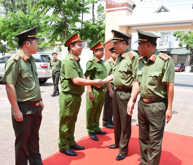 Bộ trưởng Tô Lâm kiểm tra công tác tại Công an tỉnh Cà Mau
