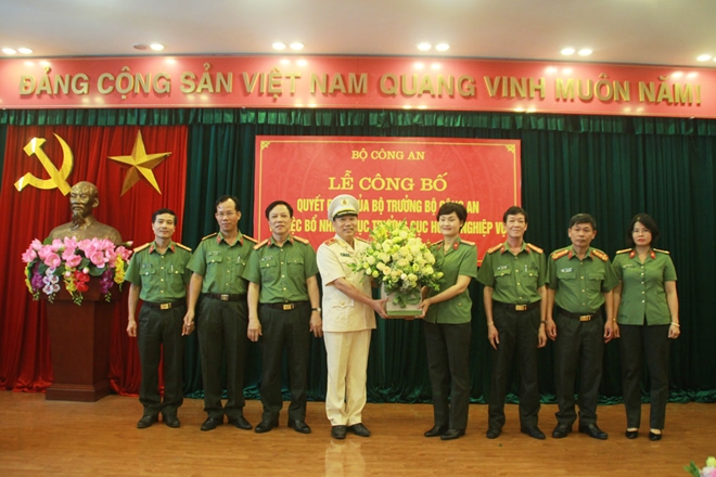 Thiếu tướng Tô Văn Huệ đảm nhiệm chức vụ Cục trưởng Cục Hồ sơ Nghiệp vụ - Ảnh minh hoạ 4
