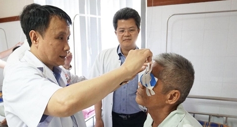 Cựu chiến binh 83 tuổi hiến tặng giác mạc cứu người mù lòa